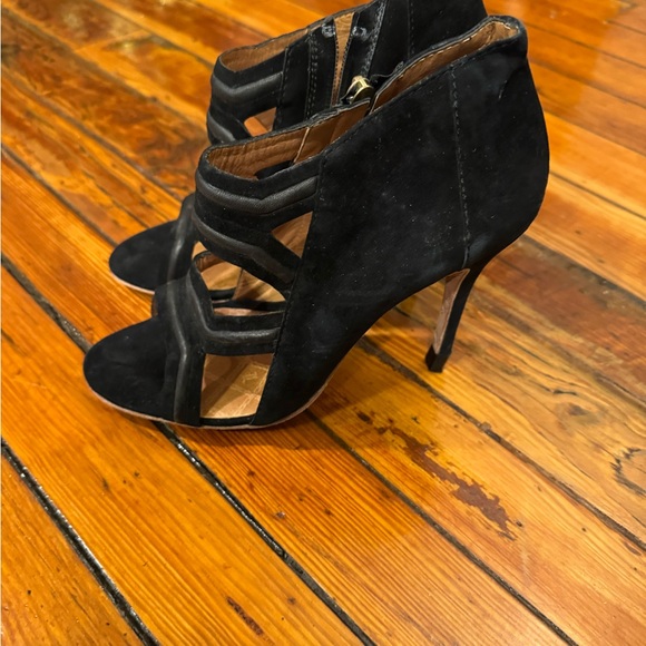 L.A.M.B. Black Cutout Heels - Picture 8 of 13